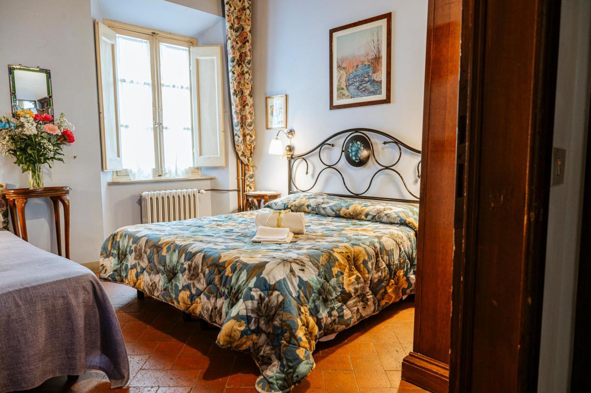 モンテカルロ Antica Casa Dei Rassicurati Bed & Breakfast エクステリア 写真