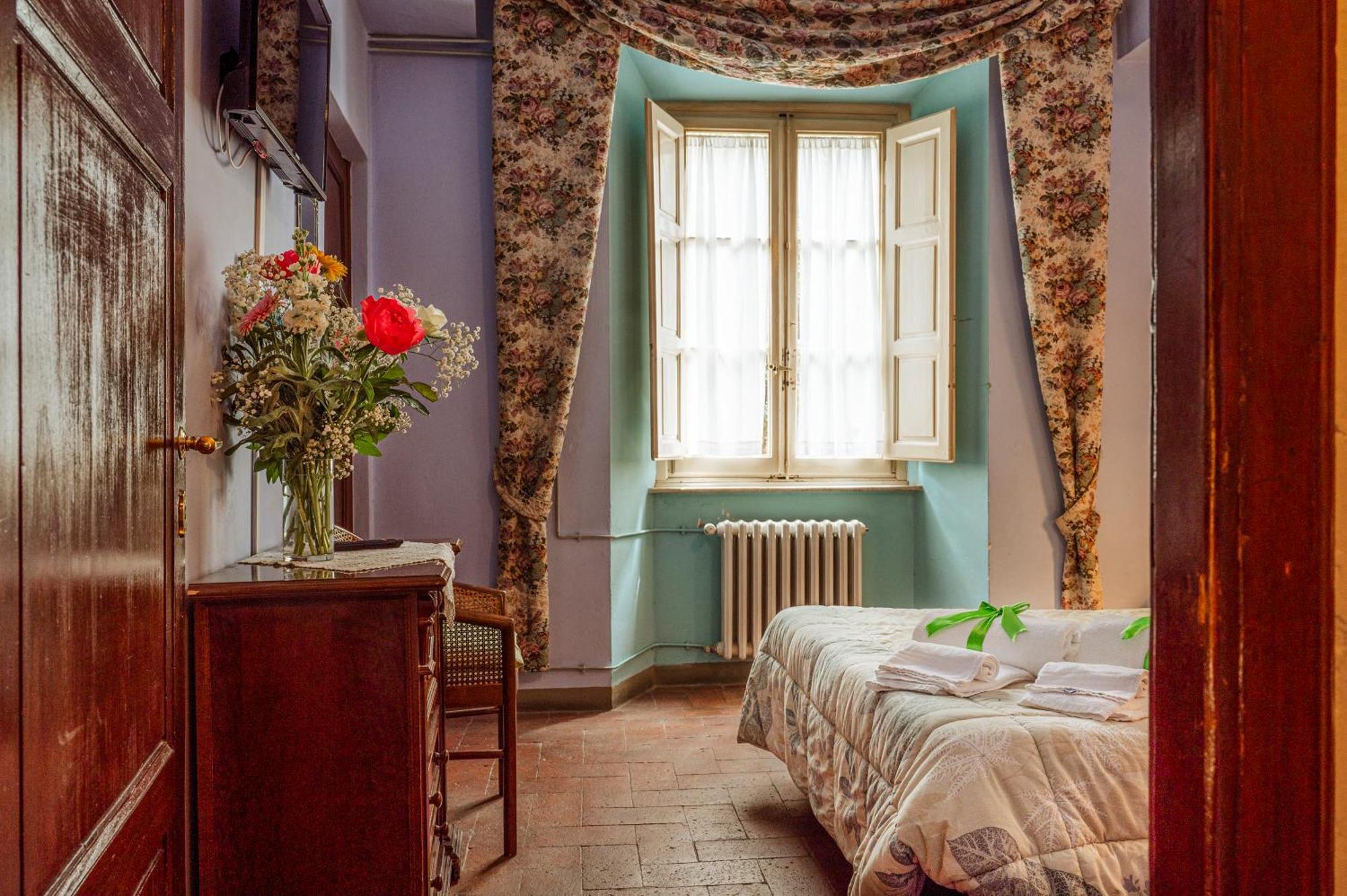 モンテカルロ Antica Casa Dei Rassicurati Bed & Breakfast エクステリア 写真